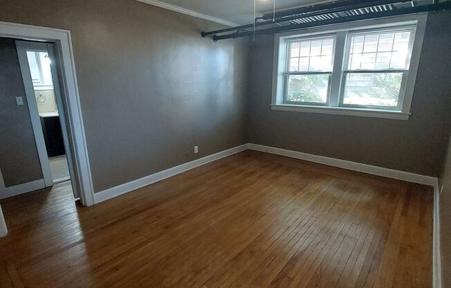 2 beds, 1 bath, 1,000 sqft, $1,200, Unit 218-02