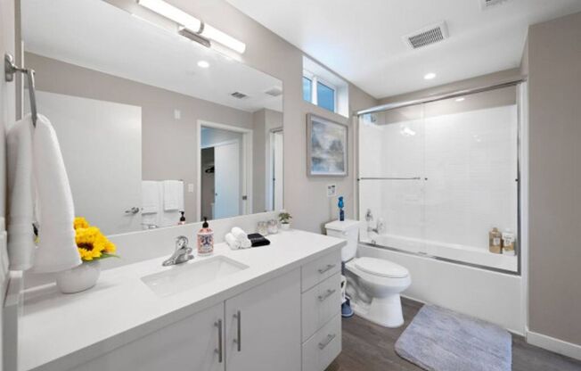 2 beds, 2 baths, 950 sqft, $3,995, Unit 306