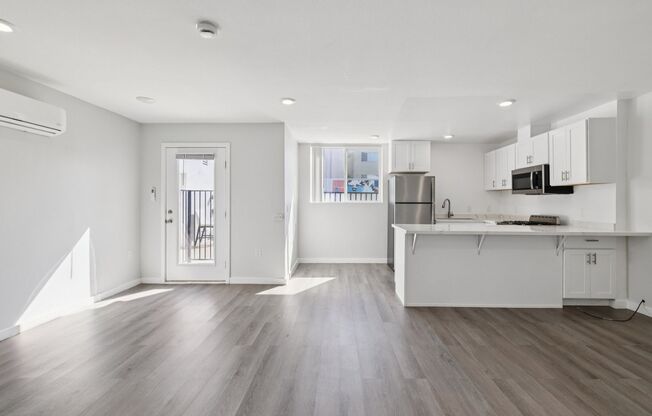 Studio, 1 bath, 645 sqft, $1,598, Unit 130