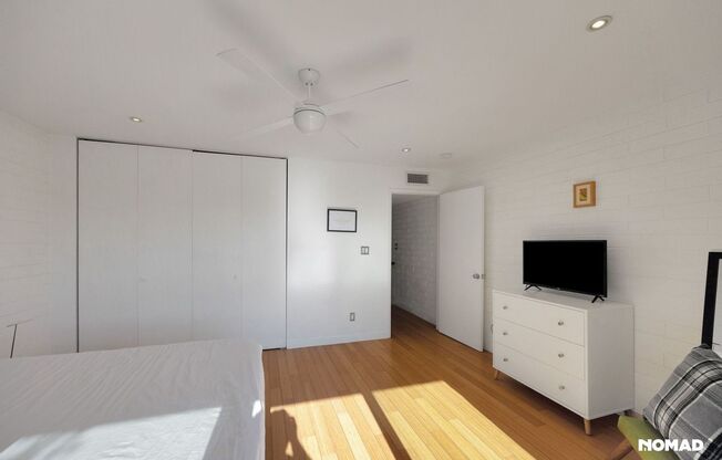 2 beds, 1.5 baths, $2,500, Unit LABS 7740 E Heatherbrae Ave - 36827520420