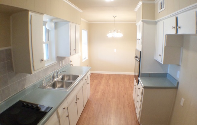 3 beds, 1 bath, $1,660