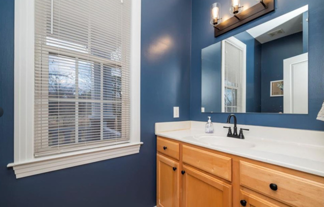 3 Bed 2.5 Bath Home for Rent in Colonial Place!