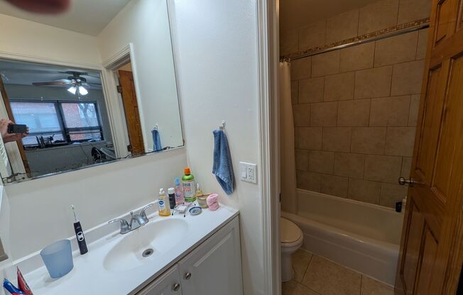 1 bed, 1 bath, 750 sqft, $1,595, Unit 1111H-300