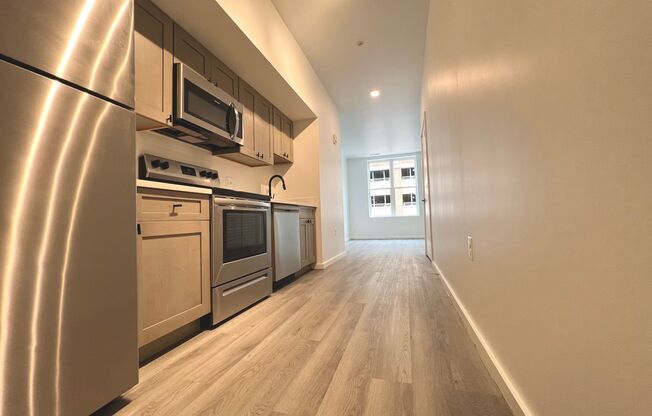1 bed, 1 bath, 545 sqft, $1,925, Unit 611