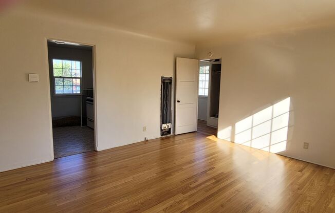 1 bed, 1 bath, 900 sqft, $2,100, Unit 35 San Clemente St.