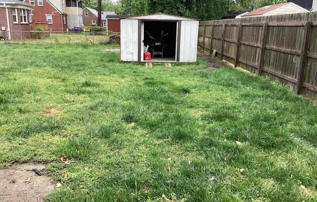 6413 GLENOAK DR