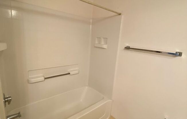 2 beds, 2 baths, $2,300