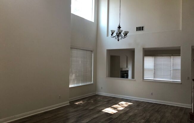 Well Maintained Stoneridge West Village Home!