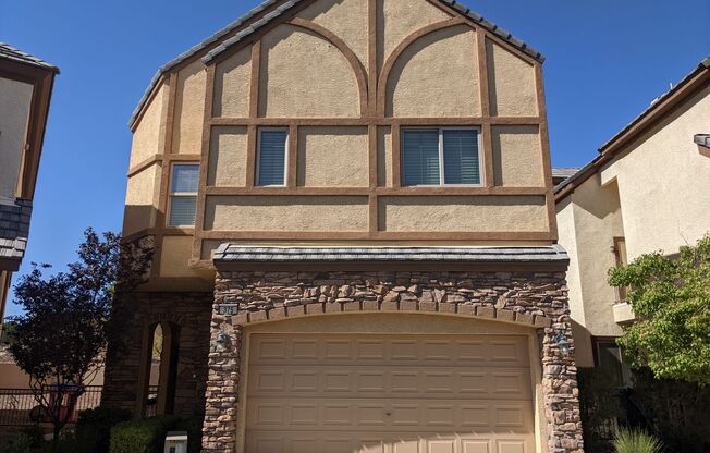 WINDSOR AT QUEENSRIDGE