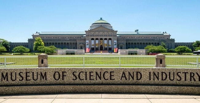 Museum View at Twin Towers, Chicago, Illinois