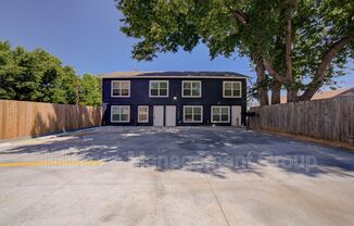 2417 E 7 ST