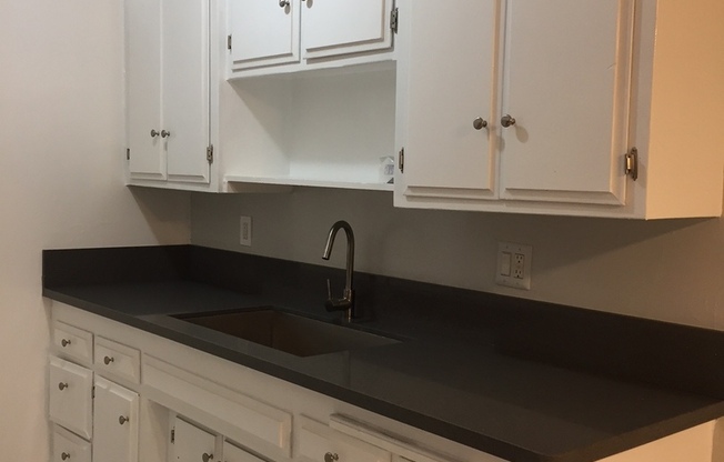 1 bed, 1 bath, 590 sqft, $1,625, Unit 04
