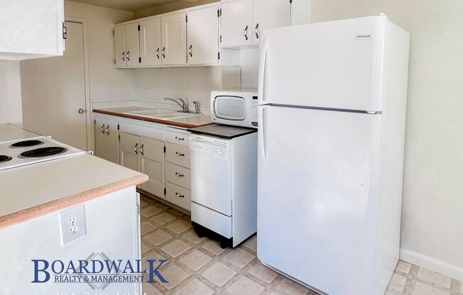 2 beds, 1 bath, $1,195, Unit # 46B