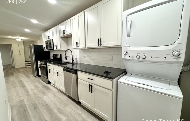 1413 W 39 ST