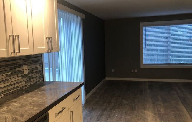 3 beds, 1.5 baths, 1,170 sqft, $2,095, Unit C