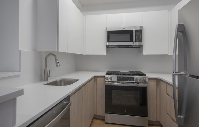 Studio, 1 bath, 900 sqft, $4,700, Unit 5Q