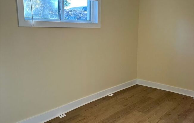 1 bed, 1 bath, 500 sqft, $990, Unit Rear house