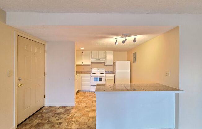 1 bed, 1 bath, 900 sqft, $1,095, Unit 106