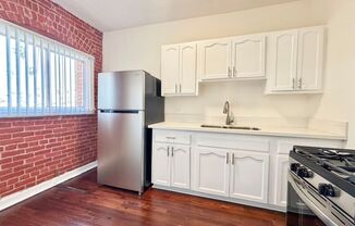 Studio, 1 bath, 415 sqft, $1,399, Unit 304