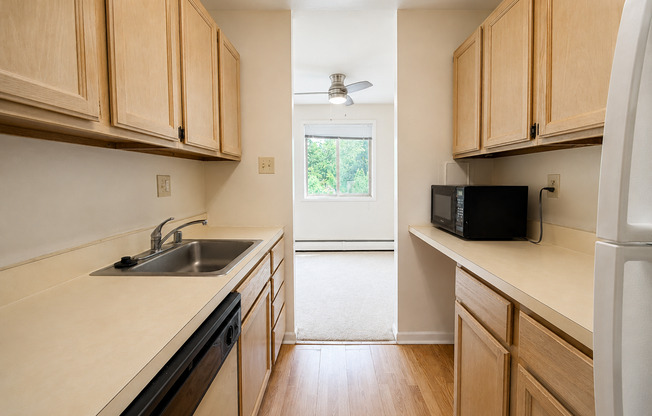 1 bed, 1 bath, 615 sqft, $1,695, Unit 206