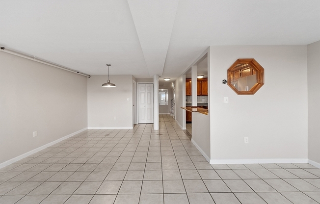 2 beds, 1.5 baths, 1,518 sqft, $2,400, Unit 619