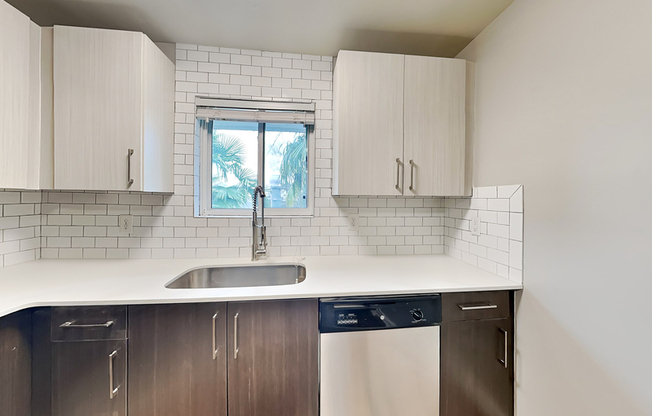 880 North Highland Ave NE