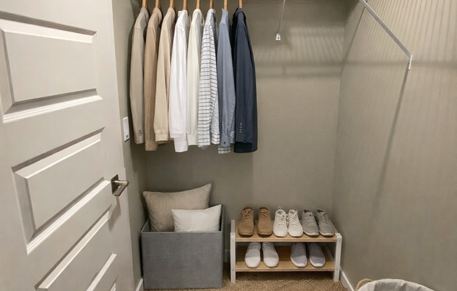 3 beds, 2.5 baths, 1,409 sqft, $2,000, Unit F5