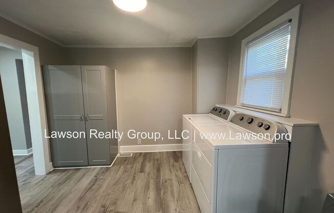 2 beds, 1 bath, $1,195