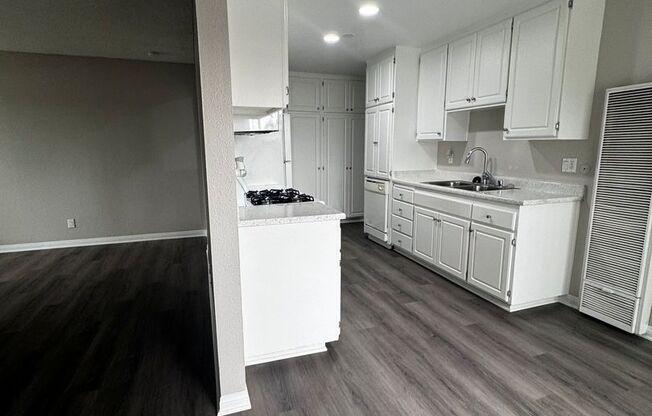 1 bed, 1 bath, 820 sqft, $2,390, Unit S001