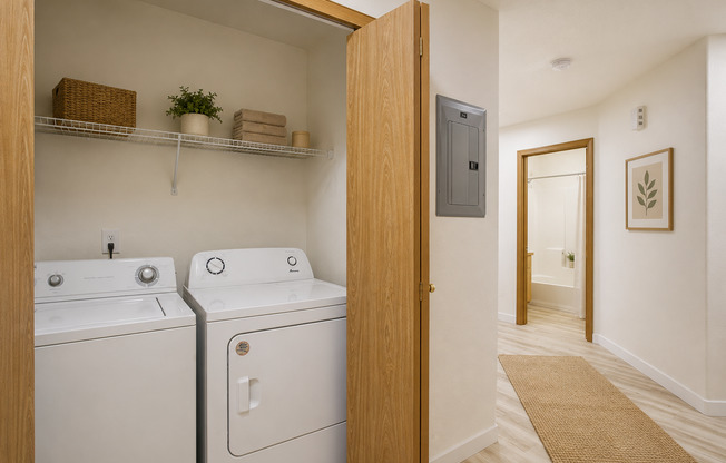 2 beds, 2 baths, 1,120 sqft, $1,525, Unit 38