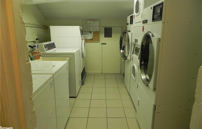 Studio, 1 bath, $2,600, Unit 5G