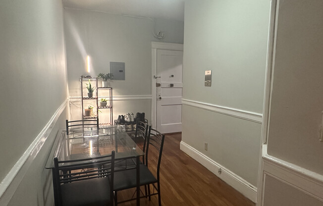 1 bed, 1 bath, $2,800, Unit 14