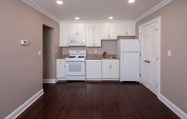 1 bed, 1 bath, 450 sqft, $2,095, Unit 49A