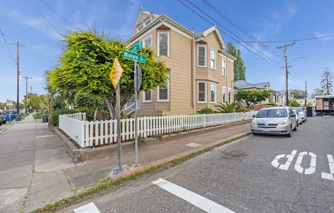 1530 Minturn St - Studio | 1 bath | Lower rear unit