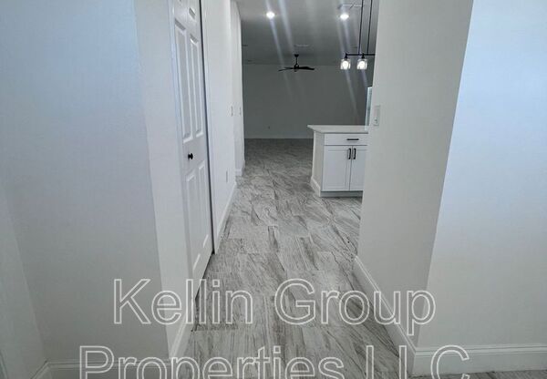 2281 WHITLEY LN