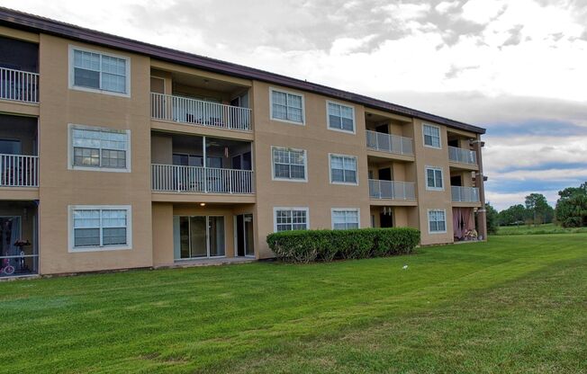 2 beds, 2 baths, $1,700, Unit Unit 1215