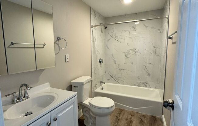 2 beds, 1 bath, 680 sqft, $2,500, Unit 21-33