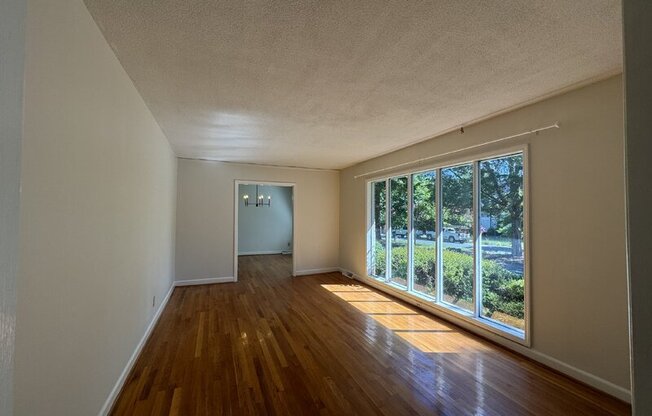 201 LIVINGSTON DR
