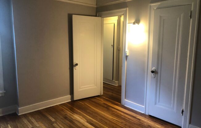 2 beds, 1 bath, 844 sqft, $1,350, Unit 4N