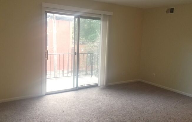 1 bed, 1 bath, 700 sqft, $895, Unit 1525-12