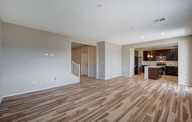 Gorgeous 4 Bedroom plus a loft in the Southwest