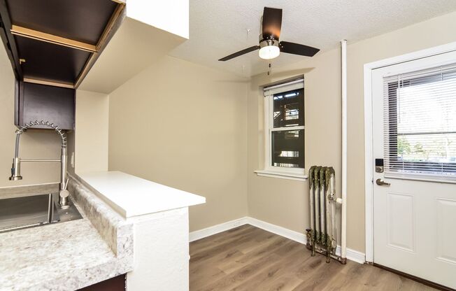 1 bed, 1 bath, 655 sqft, $1,145, Unit 1406-01