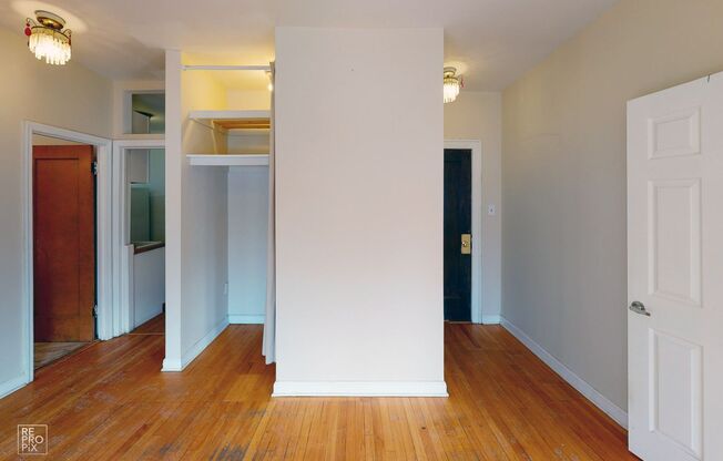 Evanston Fantastic Condo Near St. Francis Hospital