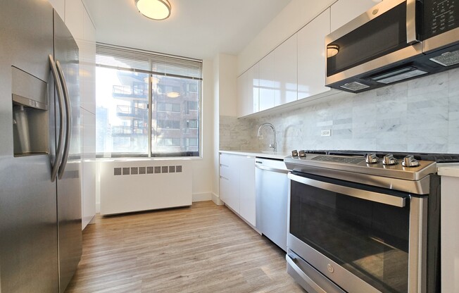 3 beds, 2 baths, $10,995, Unit 31C