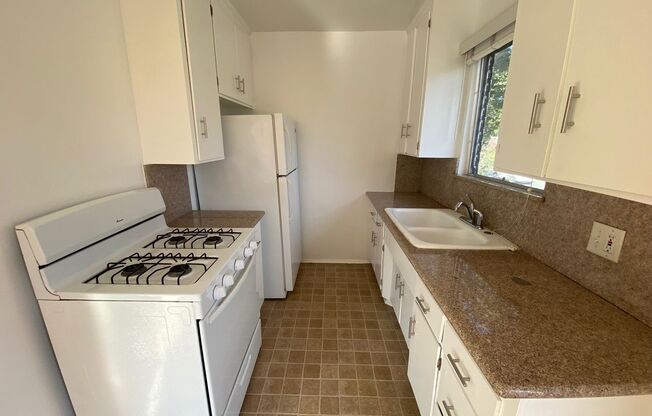 TWO BEDROOM APARTMENT HOME SANTA MONICA.