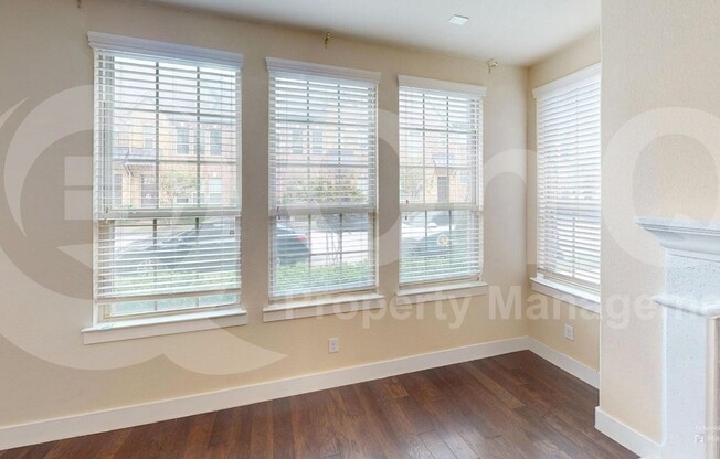 2421 MAGALIA LN