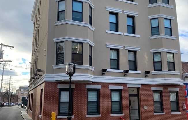 Studio, 1 bath, $1,550, Unit 16-18