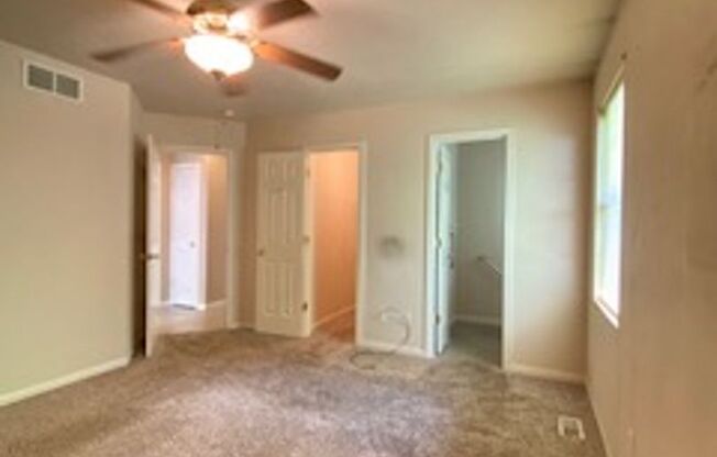 2 beds, 1.5 baths, $1,095