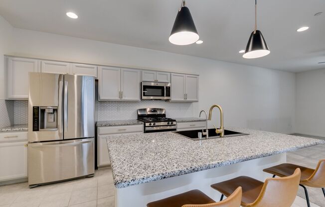 3 beds, 2.5 baths, $1,895