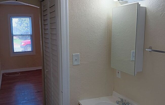 2/1 home for rent - Come see before it is gone!!!